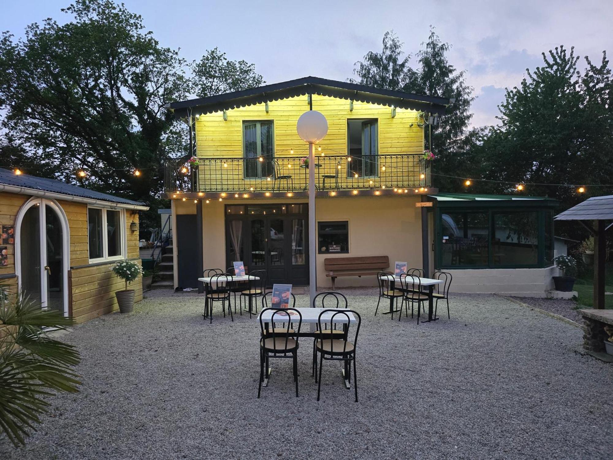 Clos Des Monts Luxury tent Saint-Martin-des-Besaces